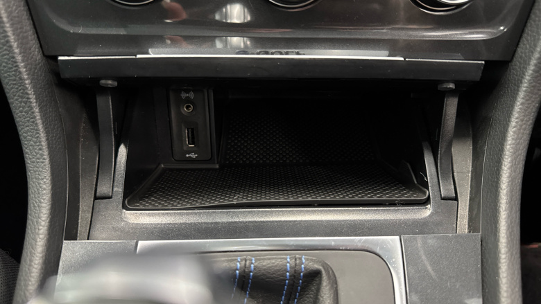 Volkswagen Golf 85kW e-Golf 5dr Auto Electric Hatchback